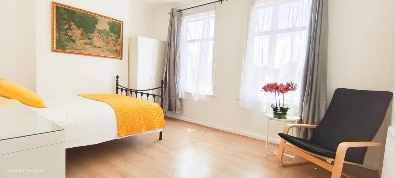 Pearl Garden In Wembley Holiday home London