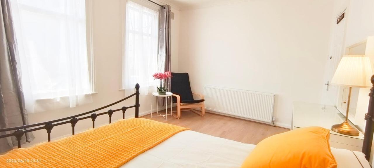 Pearl Garden In Wembley Holiday home London