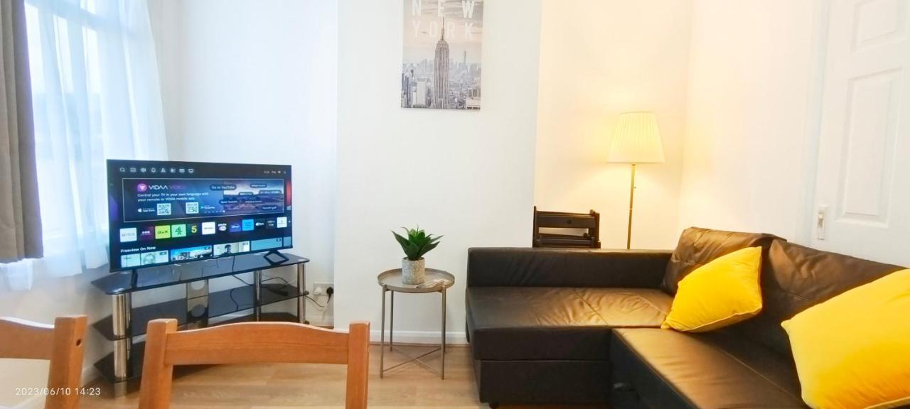 Pearl Garden In Wembley Holiday home *